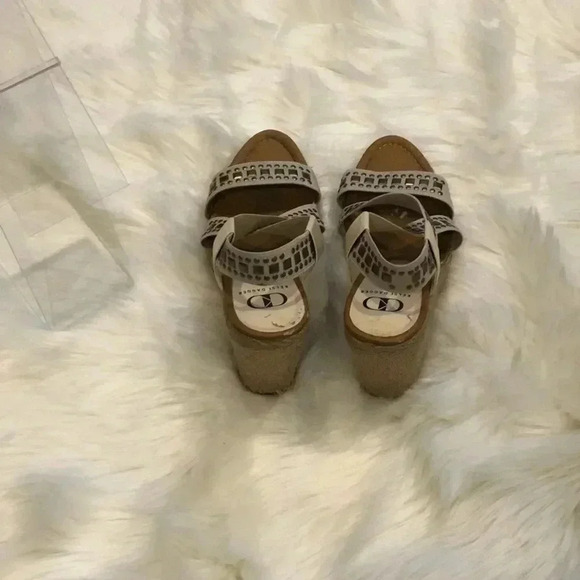 Kelsi dagger - Picture 2 of 3